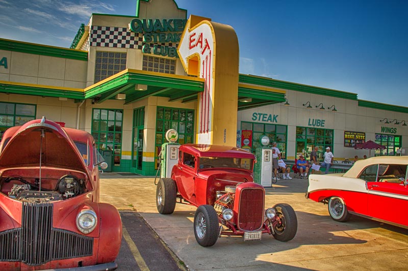 Quaker Steak and Lube Sunday afternoon car show